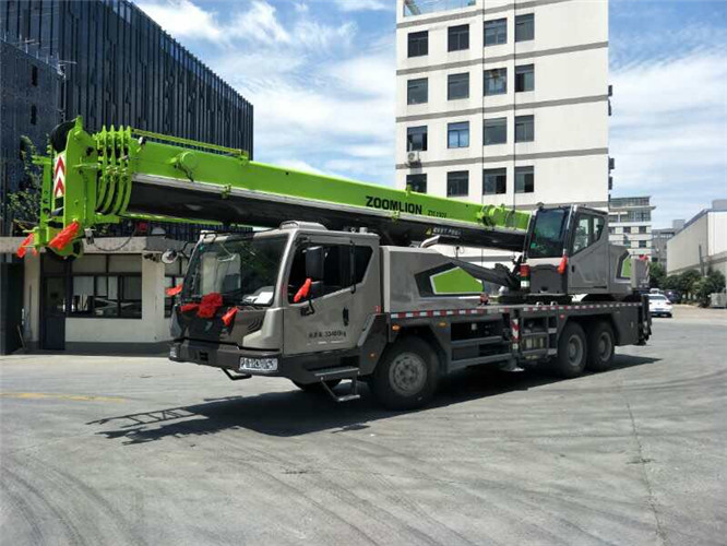 蕉岭县跨街广告牌的高空安装注意事项